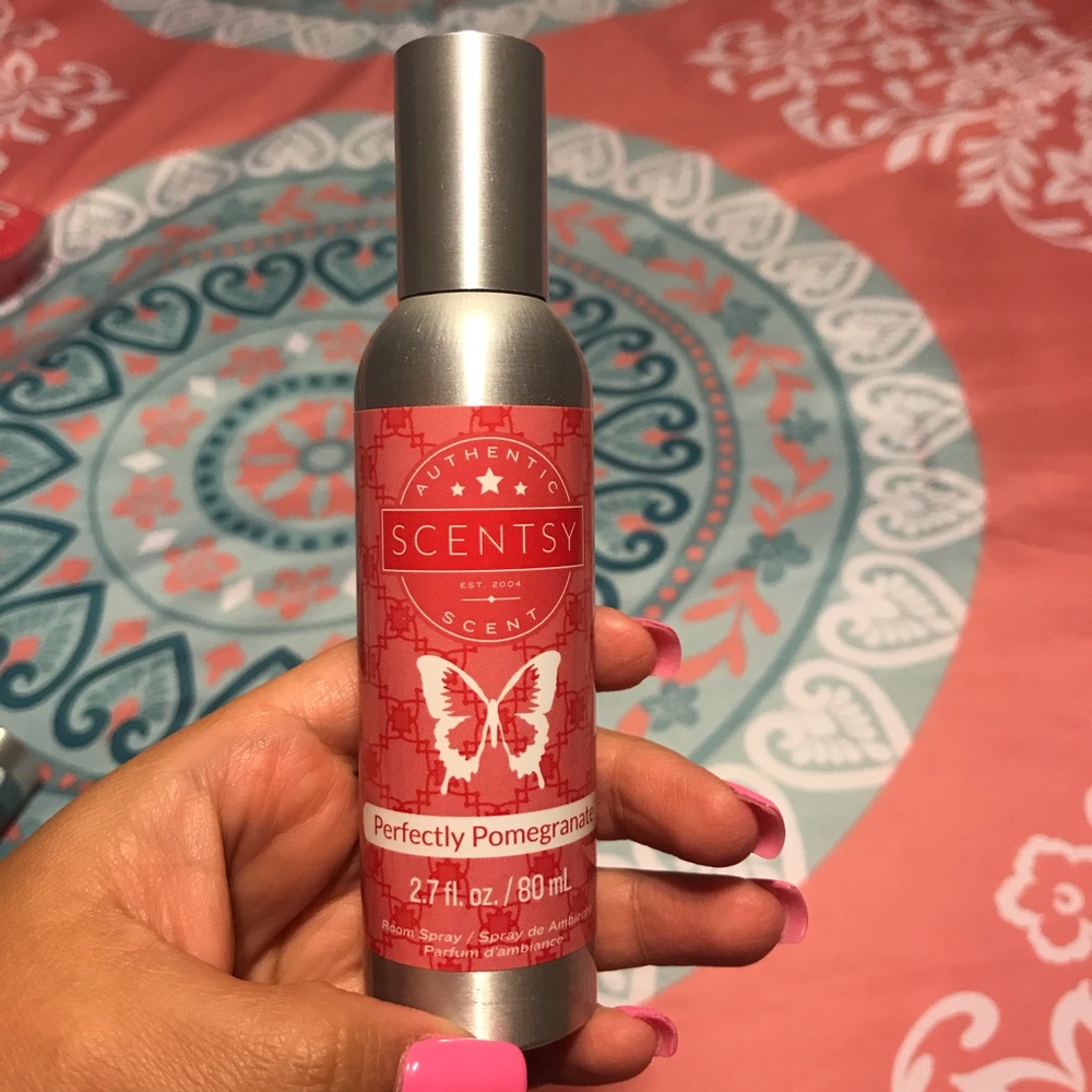Scentsy Perfectly Pomegranate Room Spray